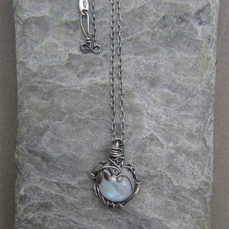 Collar con Colgante de Piedra Luna
