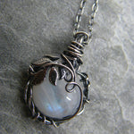 Collar con Colgante de Piedra Luna