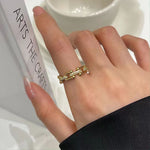 Anillo Ajustable con Circonitas Engastadas