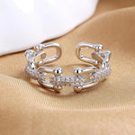 Anillo Ajustable con Circonitas Engastadas