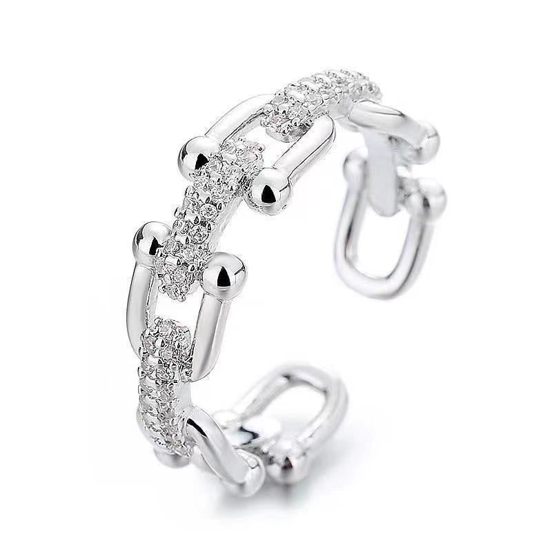 Anillo Ajustable con Circonitas Engastadas