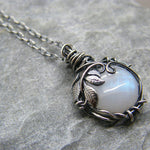 Collar con Colgante de Piedra Luna
